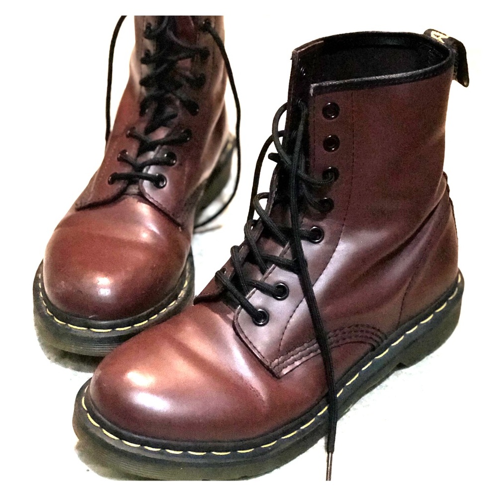 Classic Maroon Dr Martins size 9 boots